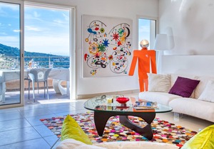 CONTEMPORARY VILLA BETWEEN SEA AND VILLAGE