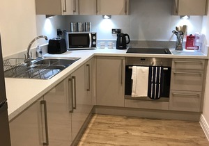 Contemporary 2 Bedroom in the heart of Stevenage - Fully Furnished