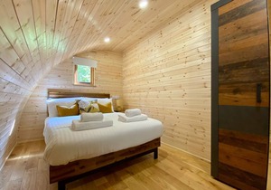 Contemporary, spacious and stylish retreats with one double bedroom, one twin bedroom and sofa which