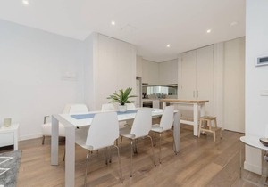 Convenience and luxury in Carnegie