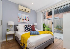 Convenience and luxury in Carnegie