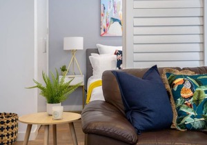 Convenience and luxury in Carnegie