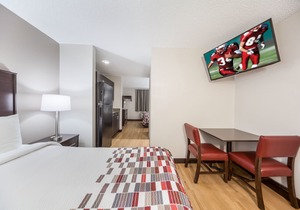 Convenient Stay, Superb Location! 2 Budget-friendly Units with Kitchenettes