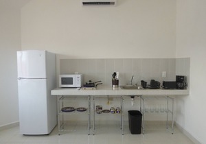 Conveniently Located and Newly Remodeled Apartment