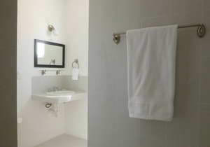 Conveniently Located and Newly Remodeled Apartment