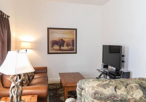 Conveniently located in Bozeman w/vintage features - Let the Sun Shine on Main Street!