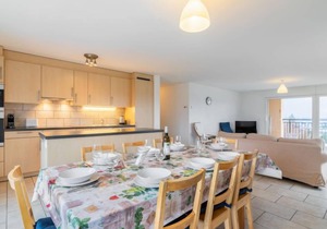 Cook P1/3 by Interhome