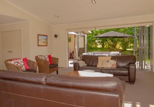 Cooks Getaway - Cooks Beach Holiday Home