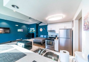 Coolidge Modern Studio right next to heated pool and amenities
