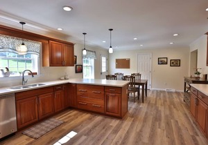 Coop Diamonds Luxury Rentals; Sunrise Estates 6