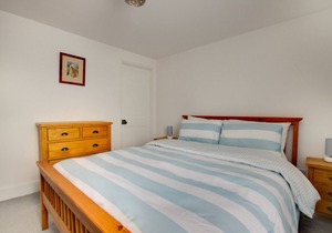 Coral Cottage - Two Bedroom House, Sleeps 4