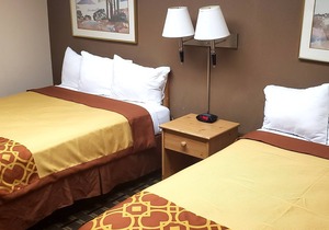 Coratel Inn & Suites by Jasper Mankato- Deluxe 2 Queen Bed NS