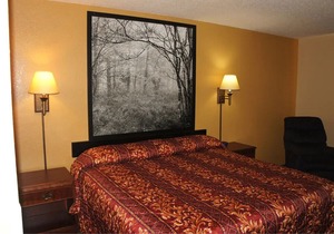 Coratel Inn & Suites Stillwater - Standard 1 King Bed Non-Smoking