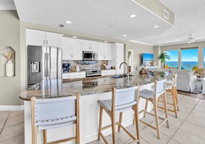 ☀️Corner Condoa~ Gulf Front ~ Remodeled ~ 2 Pools ~ 3BR Gulf Crest 2107A