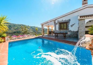 Cortijo El Manzano Sayalonga by Ruralidays
