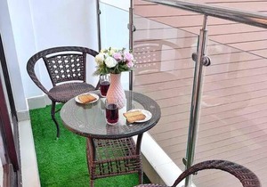Cosy 2-bedroom Apartment. Free Parking on premise