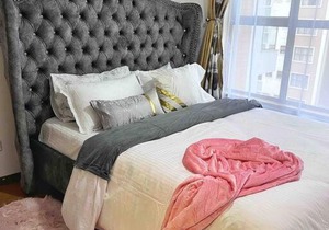 Cosy 2-bedroom Apartment. Free Parking on premise