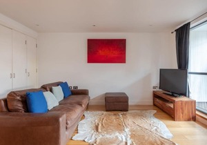 Cosy 2br Flat near Tower Bridge by GuestReady