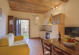 Cosy apartment with pool, WIFI, TV, patio, pets allowed, panoramic view and parking