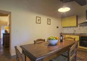 Cosy apartment for 6 people with pool, WIFI, TV, patio, pets allowed, panoramic view and parking