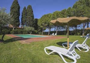 Cosy apartment for 6 people with pool, WIFI, TV, patio, pets allowed, panoramic view and parking