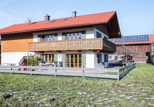 Cosy Apartment "Bergblick" with Garden, Terrace & Wi-Fi; Parking Available