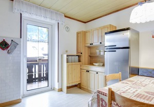 Cosy Apartment "Ciasa Mario Appartamento 3" with Wi-Fi, Balcony & Mountain View