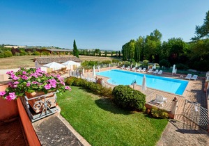 Cosy apartment for 4 guests with WIFI, pool, TV, balcony, pets allowed and parking, close to Spo.