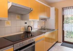 Cosy apartment for 7 guests with WIFI, TV, terrace, pets allowed and parking