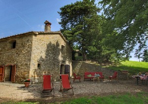 Cosy Cottage in Anghiari with Pool & Garden