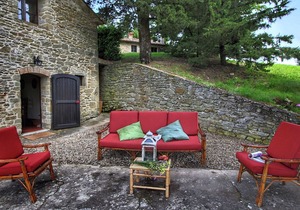 Cosy Cottage in Anghiari with Pool & Garden