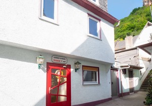 Cosy holiday home in Sankt Goarshausen with barbecue