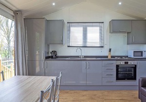 Cosy micro lodge, perfect for a romantic or family retreat.