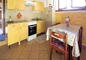 Cottage in Parole near Forest and Lake