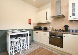 Cottage Style 3 bedroom House - Close to City centre & The Peaks