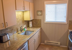 Cottonwood Condo 1473 - Great Views and Sun Valley Resort Pool Access