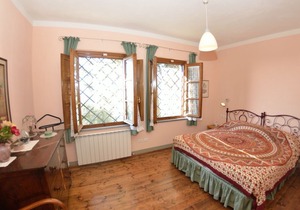Country House / Farm House in San Gennaro with 2 bedrooms sleeps 4