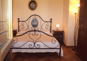 Country house in the Florentine countryside with pool and panoramic views