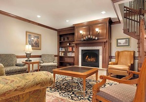 Country Inn & Suites by Radisson, St. Cloud East, MN