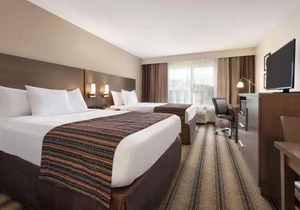 Country Inn & Suites by Radisson, St Cloud West, MN
