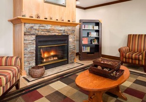 Country Inn & Suites by Radisson Grand Rapids Airport MI