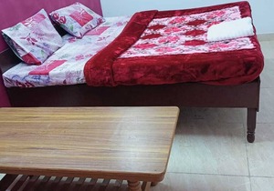 COUPLE FRIENDLY IN LAJPAT NAGAR
