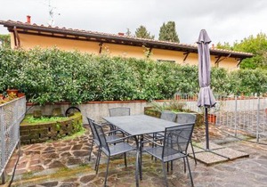Coverciano Modern Apartment with Patio!