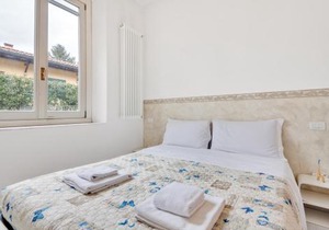 Coverciano Modern Apartment with Patio!