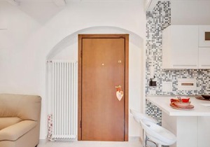 Coverciano Modern Apartment with Patio!