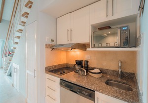 COZIEST 2 BEDROOM LOFT WITH PRIVATE BEACH AT CAP CANA