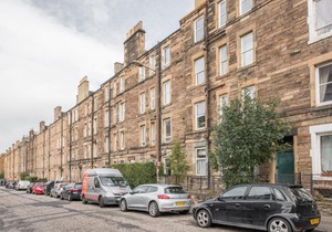 Cozy 1 bed Apartment in Edinburgh w/free parking!