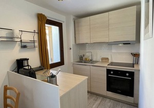 Cozy 1-BR Apartment for 4 in Heart of Alpe d'Huez, Ski-In/Ski-Out, Balcony, Ski Locker