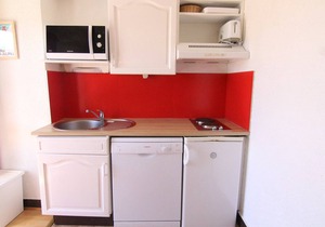 Cozy 1BR Apt for 6, Ski-In/Out Access, South/West Balcony, Pet-Friendly, Central l'Alpe d'Huez