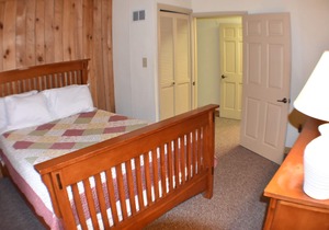 Cozy 2 bedroom suite with living room. Close to hiking trails, ski resorts and family parks!